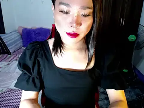 Urassiansweetcummer online show from 09/27/25, 12:59