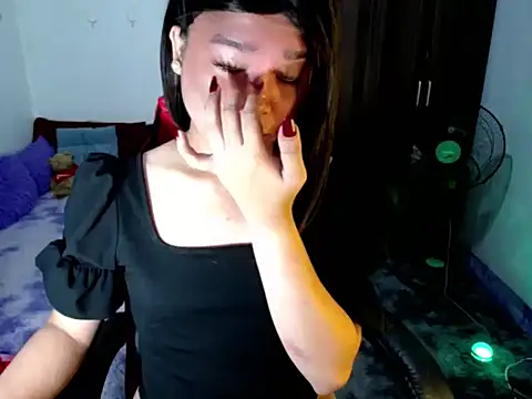 Urassiansweetcummer online show from 05/16/26, 02:19