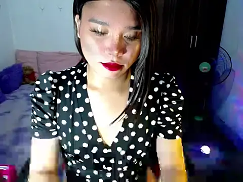 Urassiansweetcummer online show from 06/15/26, 01:46