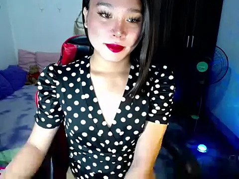 Urassiansweetcummer online show from 06/16/26, 01:52