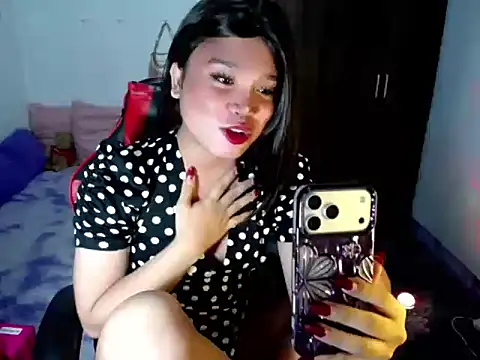 Urassiansweetcummer online show from 06/17/26, 12:18