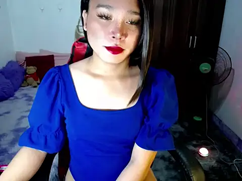 Urassiansweetcummer online show from 06/19/26, 12:59