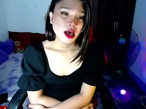 Urassiansweetcummer online show from 06/22/26, 03:25