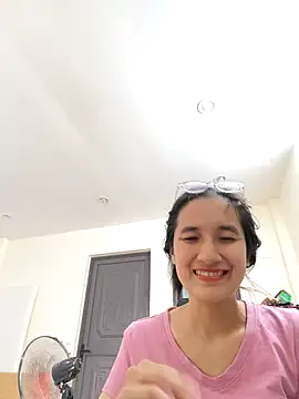 Shulee21 online show from 10/04/25, 04:32