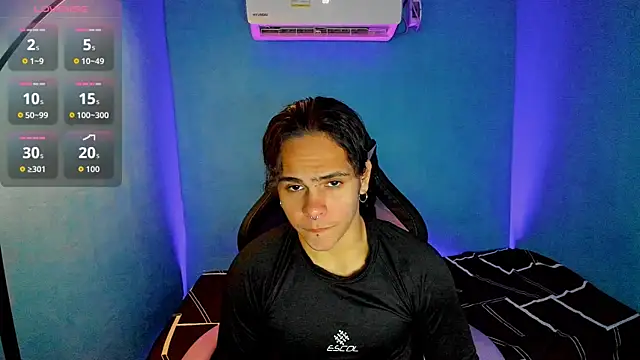 Snapshot of Maximiliano_scoott__ chatting on 09/18/25, 08:33 Maximiliano scoott online show from 09/18/25, 08:33