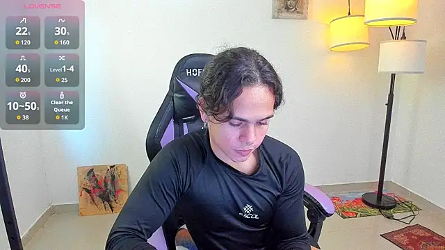 Snapshot of Maximiliano_scoott__ chatting on 10/30/25, 06:19 Maximiliano scoott online show from 10/30/25, 06:19