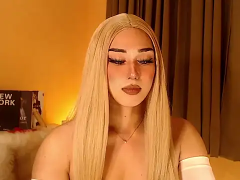 Snapshot of magnificent_kitana chatting on 09/25/25, 12:31 magnificent kitana online show from 09/25/25, 12:31