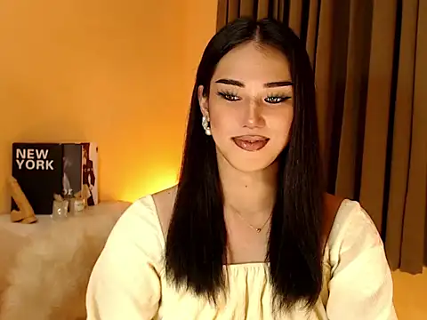 Snapshot of magnificent_kitana chatting on 10/01/25, 12:00 magnificent kitana online show from 10/01/25, 12:00