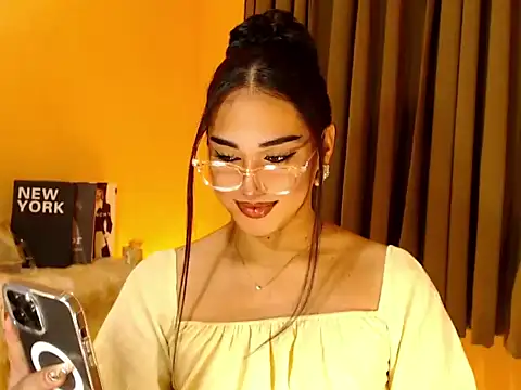Snapshot of magnificent_kitana chatting on 10/11/25, 08:24 magnificent kitana online show from 10/11/25, 08:24