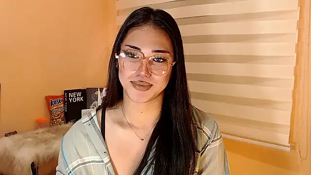 Snapshot of magnificent_kitana chatting on 01/13/26, 10:15 magnificent kitana online show from 01/13/26, 10:15