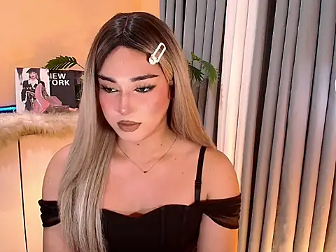 Snapshot of magnificent_kitana chatting on 02/24/26, 05:55 magnificent kitana online show from 02/24/26, 05:55