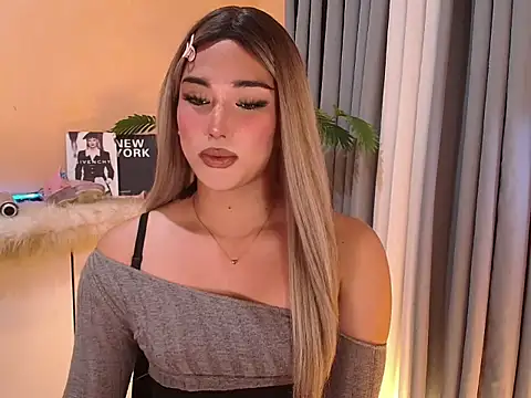 Snapshot of magnificent_kitana chatting on 02/25/26, 05:44 magnificent kitana online show from 02/25/26, 05:44