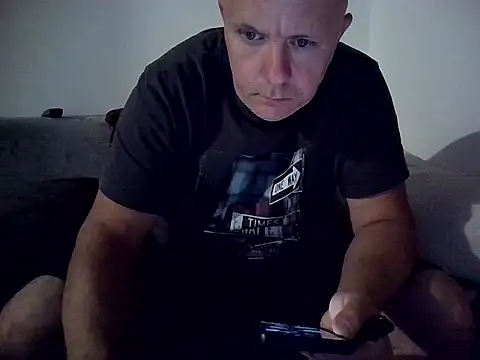 Snapshot of DaDDyLoVeSu83 chatting on 05/29/26, 07:23 DaDDyLoVeSu83 online show from 05/29/26, 07:23