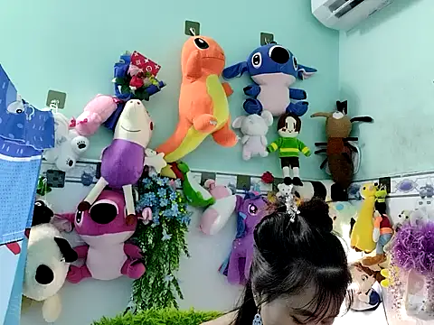 emgaixinhngoan online show from 10/27/25, 04:44