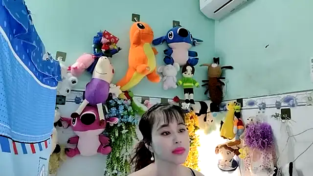 emgaixinhngoan online show from 10/31/25, 03:29