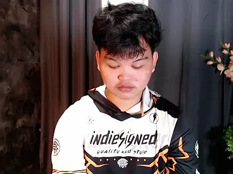 Reynelcock online show from 10/03/25, 10:07