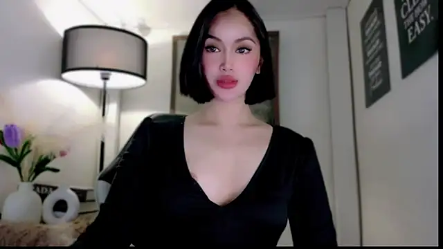 Snapshot of anna_lala7 chatting on 11/06/25, 08:32 anna lala7 online show from 11/06/25, 08:32