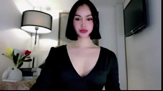 Snapshot of anna_lala7 chatting on 11/24/25, 02:00 anna lala7 online show from 11/24/25, 02:00