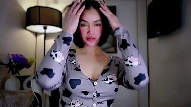 Snapshot of anna_lala7 chatting on 03/18/26, 04:04 anna lala7 online show from 03/18/26, 04:04