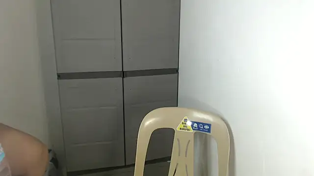 Snapshot of sweetiie_caren chatting on 02/26/26, 04:00 sweetiie caren online show from 02/26/26, 04:00