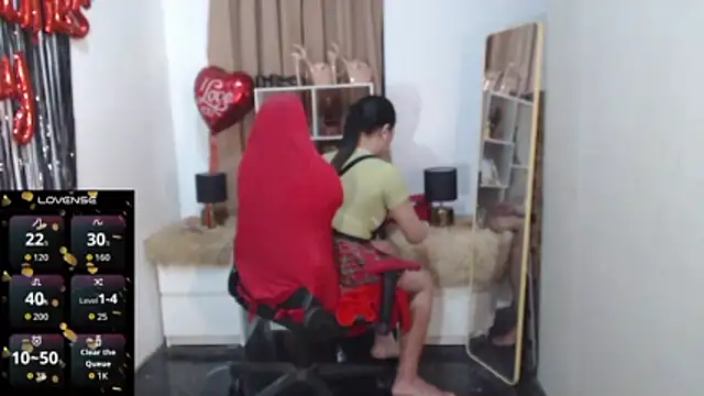 Snapshot of RebeccaTs chatting on 02/14/26, 10:12 RebeccaTs online show from 02/14/26, 10:12