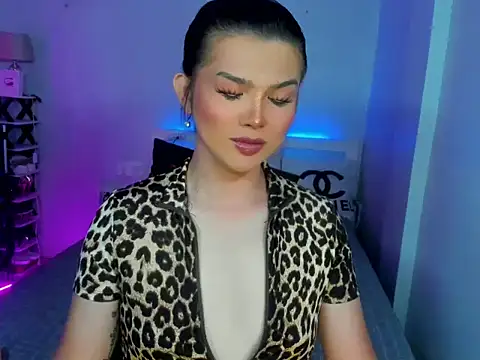 Sweetestcandyx  online show from 05/11/26, 03:18