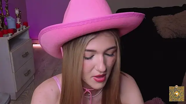 BeatrixGummer online show from 10/23/25, 08:29