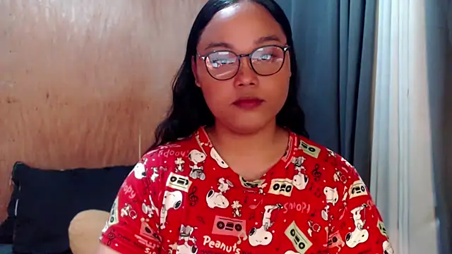 Snapshot of _Lylia chatting on 10/06/25, 05:49 Lylia online show from 10/06/25, 05:49