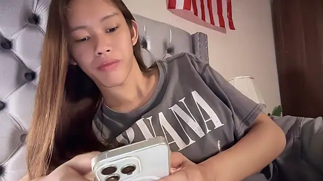 Snapshot of Its_Cora chatting on 09/25/25, 04:27 Its Cora online show from 09/25/25, 04:27