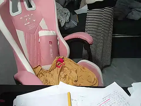 Snapshot of Ori-Yannie chatting on 02/13/26, 04:25 Ori-Yannie online show from 02/13/26, 04:25