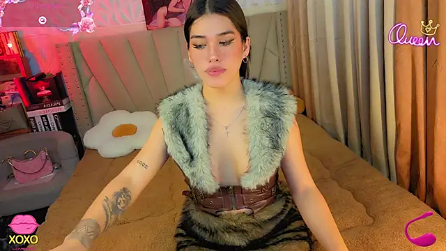 Snapshot of hollywoodxtrans chatting on 02/28/26, 02:01 hollywoodxtrans online show from 02/28/26, 02:01