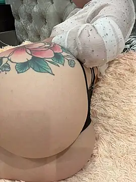 Snapshot of Umka-29 chatting on 12/22/25, 08:00 Umka-29 online show from 12/22/25, 08:00