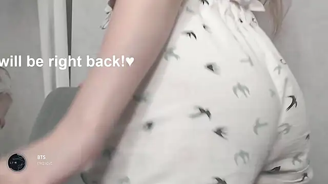 cute elfy  online show from 11/01/25, 11:23