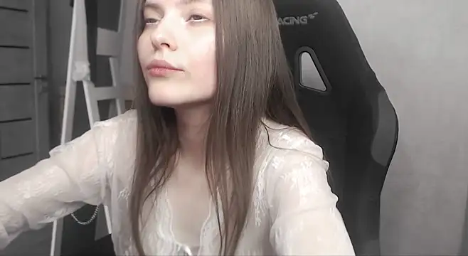 cute elfy  online show from 06/06/26, 01:38