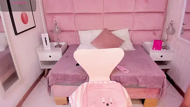 Janah Myers online show from 10/25/25, 01:07