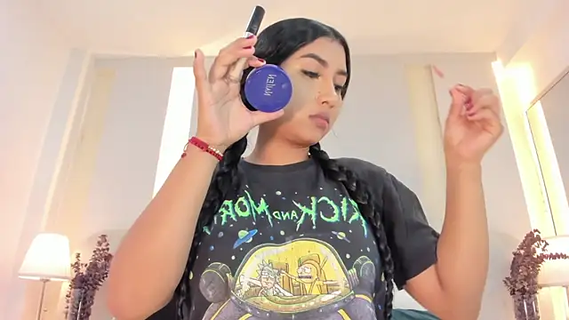 SalomeeBell online show from 09/11/25, 08:42