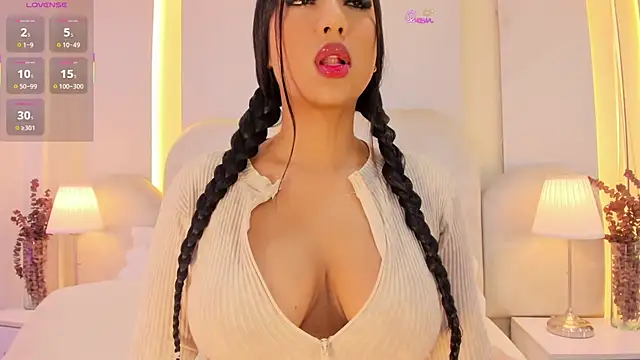SalomeeBell online show from 05/15/26, 08:49