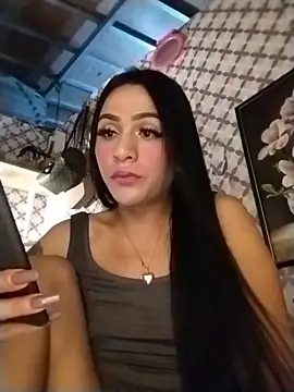 Snapshot of enoria1992 chatting on 06/19/26, 02:43 enoria1992 online show from 06/19/26, 02:43