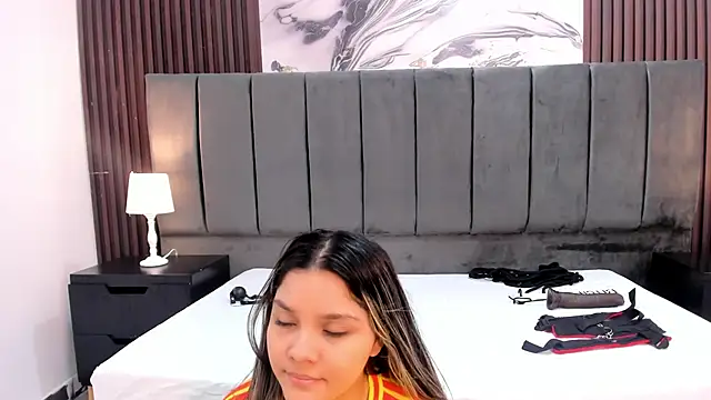 Wonderkloe  online show from 06/17/26, 02:18
