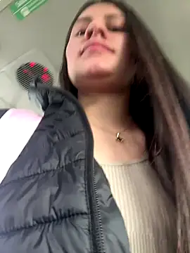 Snapshot of Isabella21_ chatting on 10/30/25, 09:15 Isabella21 online show from 10/30/25, 09:15