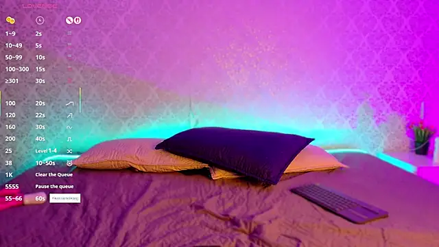 BeccaReedd online show from 11/02/25, 11:45