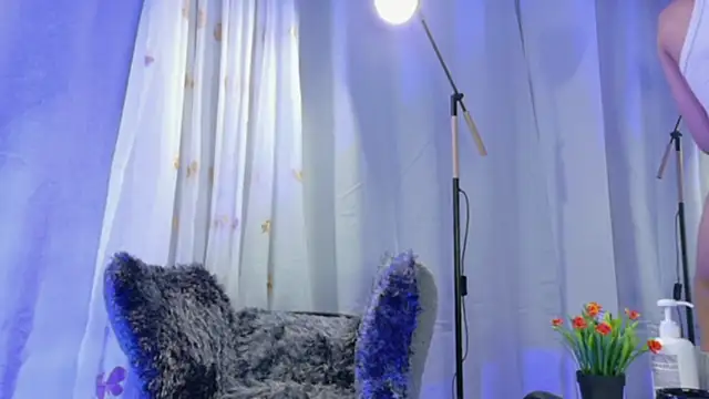 BeccaReedd online show from 12/03/25, 02:41