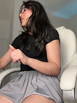 Snapshot of julieta_jhonss chatting on 03/16/26, 05:44 julieta jhonss online show from 03/16/26, 05:44