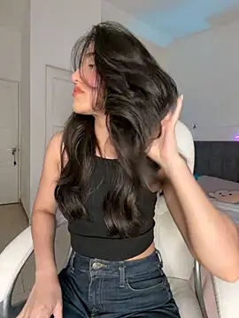 Snapshot of julieta_jhonss chatting on 05/10/26, 03:23 julieta jhonss online show from 05/10/26, 03:23