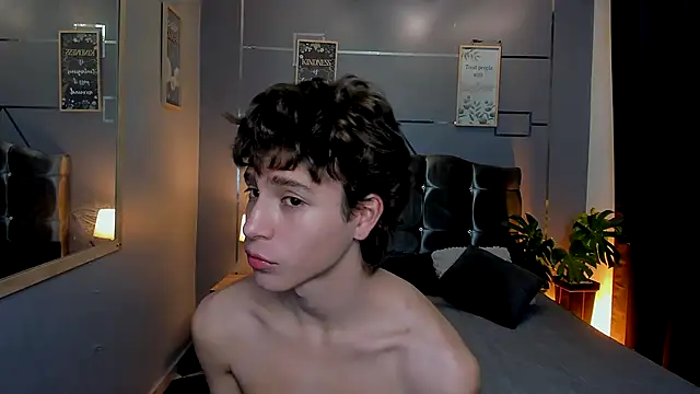 Christopher 77 online show from 10/17/25, 01:57