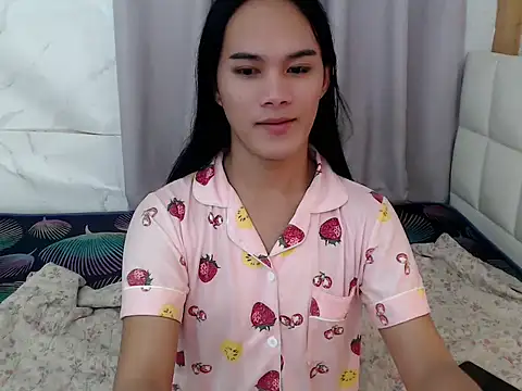 Snapshot of Ur_Goddes_Barbie chatting on 07/27/26, 02:46 Ur Goddes Barbie online show from 07/27/26, 02:46