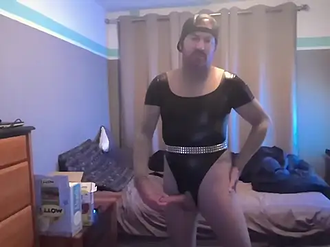 Snapshot of MotoXrideR28 chatting on 09/11/25, 04:12 MotoXrideR28 online show from 09/11/25, 04:12