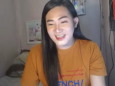Snapshot of behappy4me chatting on 09/14/25, 04:22 behappy4me online show from 09/14/25, 04:22