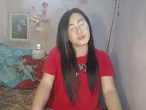 Snapshot of behappy4me chatting on 03/18/26, 04:04 behappy4me online show from 03/18/26, 04:04