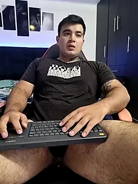 Snapshot of thiago__cp01 chatting on 09/10/25, 03:17 thiago cp01 online show from 09/10/25, 03:17